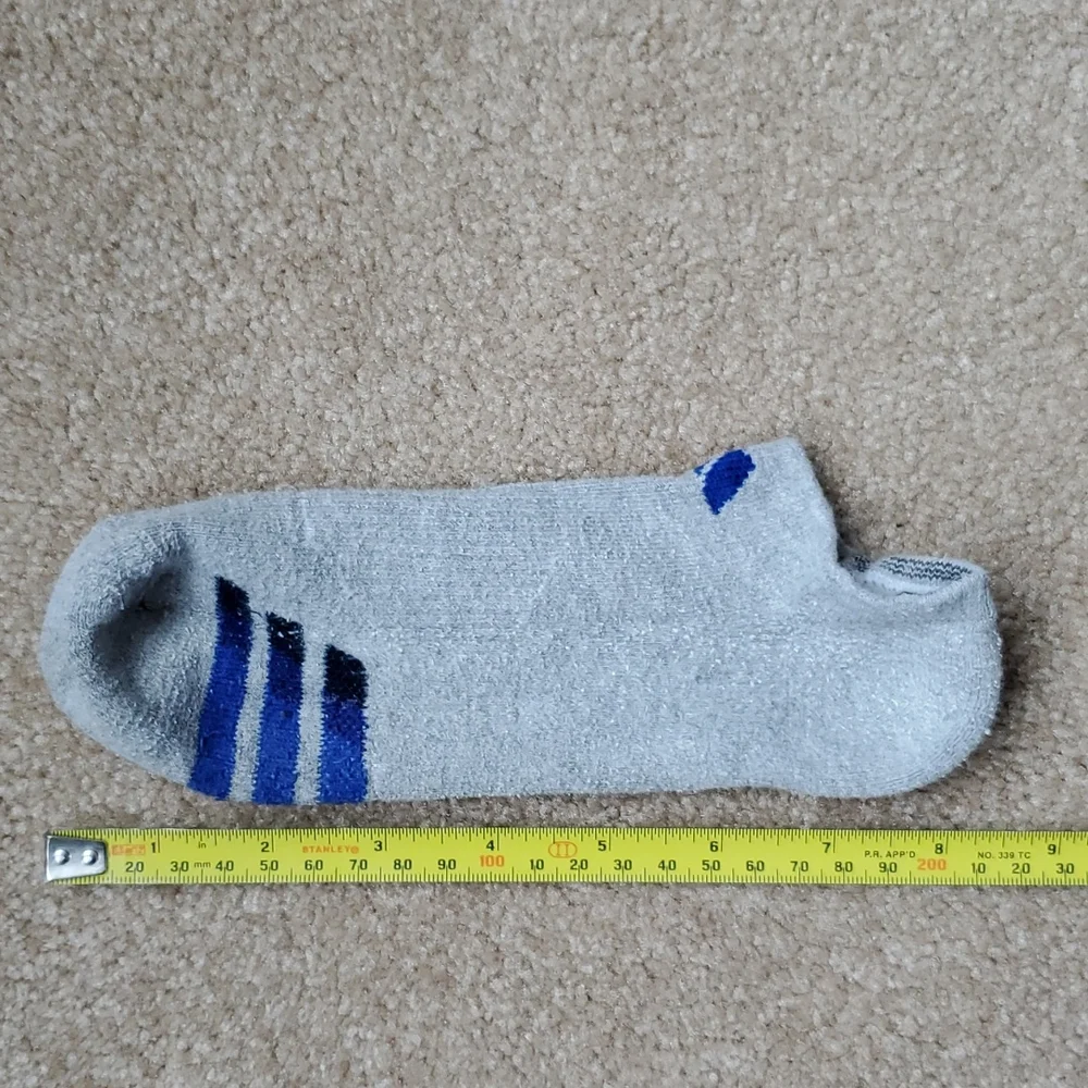 Under Armour six pairs